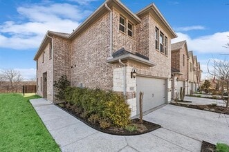 Building Photo - 521 Hutchinson Ln