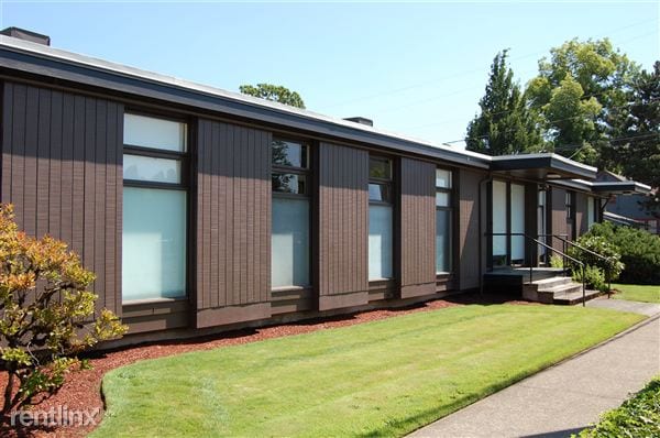 Building Photo - 1405 Mill St