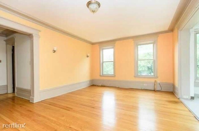 Foto del edificio - 1319 E 52nd St