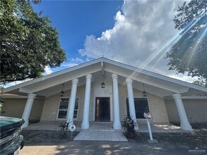 Building Photo - 26 Harvey Dr W