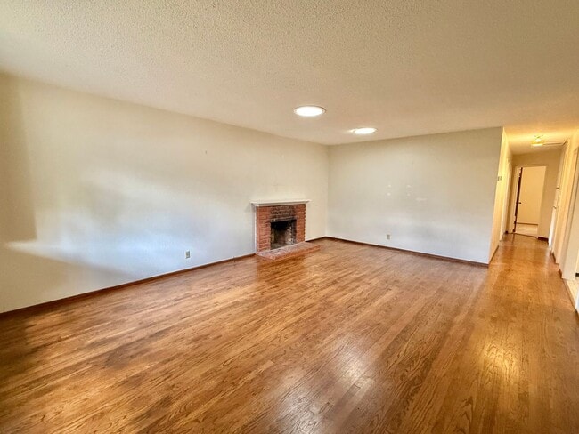 Building Photo - Los Gatos - Inviting Los Gatos Home with Classic Charm & Entertainer’s Backyard