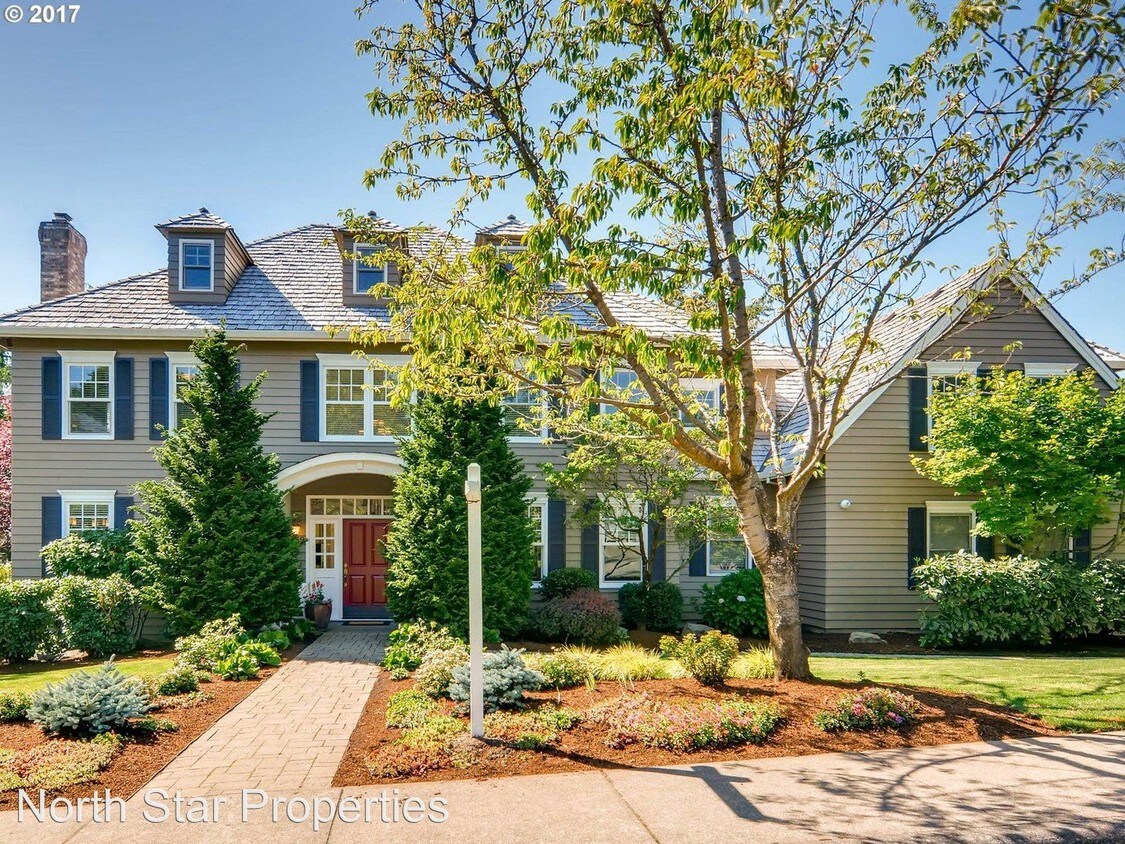 Primary Photo - 1459 NW Benfield Dr