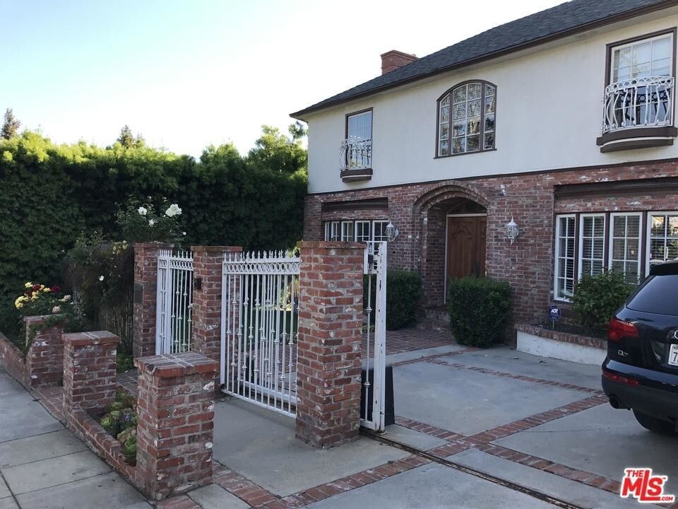 156 Houses Available for Rent in Beverly Hills, CA