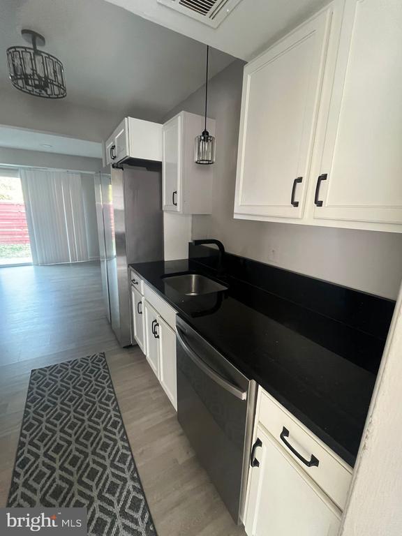 Foto del edificio - 1384 Ironwood St