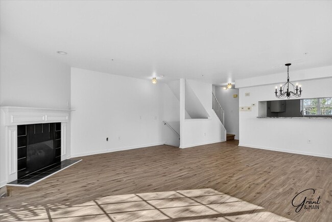 Building Photo - $2295 3 bedroom 2.5 bathroom