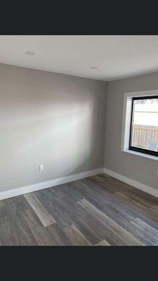 Building Photo - 446 Largo Ave