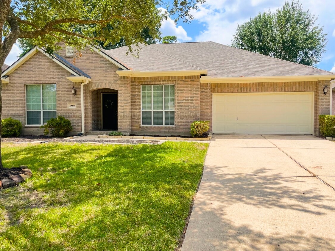 Foto principal - 24511 Saddle Path Ct