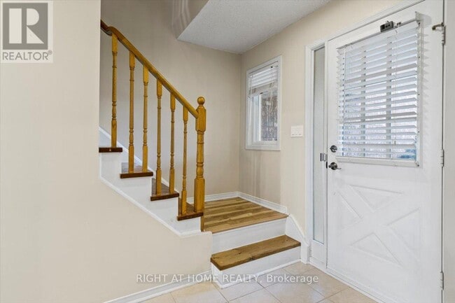Building Photo - 2252 Wildwood Crescent