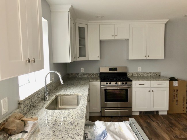 Gas Range is great for those who love cooking - 19 Brenden St