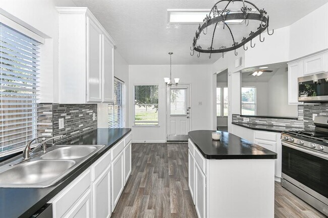 Foto del edificio - 9502 Willow Trace Ct
