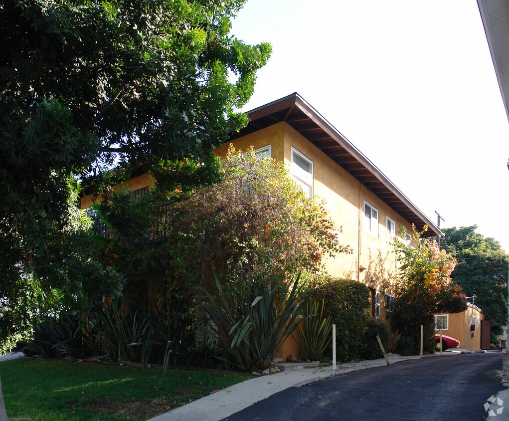 Foto del edificio - 6175 Montezuma Rd