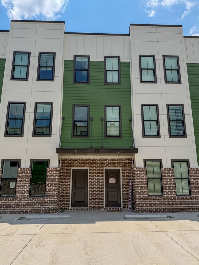 Building Photo - 609 S Edisto Ave
