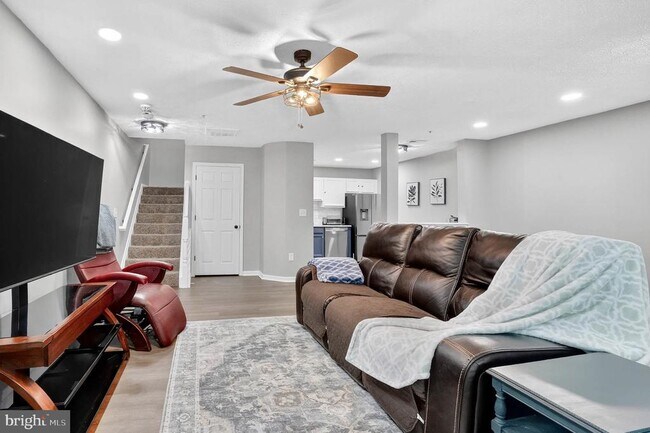 Building Photo - 8031 Brookstone Ct