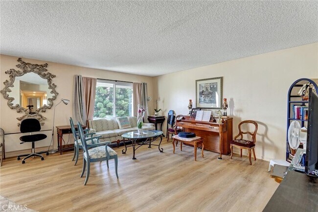 Foto del edificio - 3365 Punta Alta