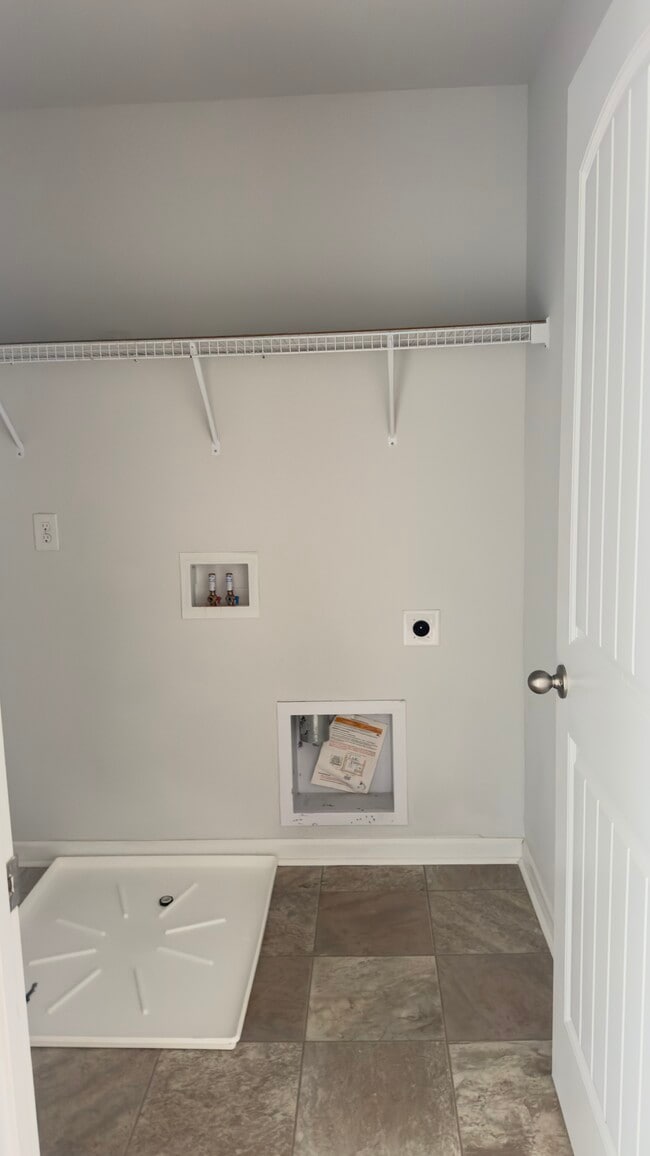 Foto del edificio - 809 Foxdale Dr