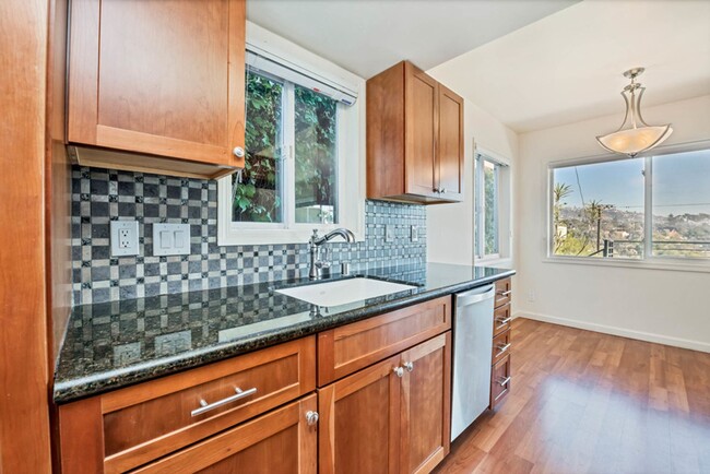 Building Photo - Walk to Beach & Downtown in Charming Lagun...