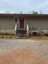 Building Photo - 111 Primrose Dr