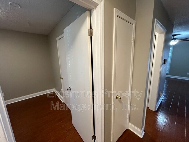 Building Photo - 2317 Belin Dr