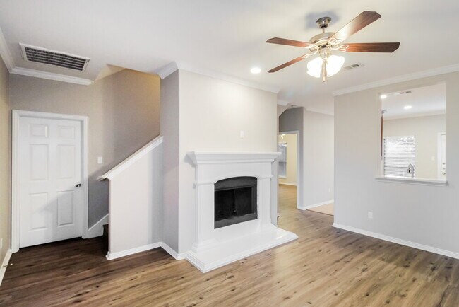 Foto del edificio - 12112 Walden Wood Dr