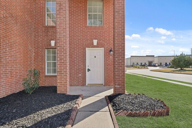 Building Photo - 21619 Knightsbrook Ln
