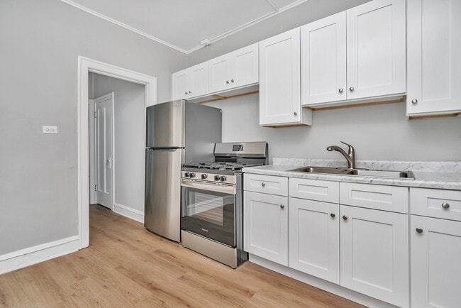 Building Photo - 808 W Arlington Ave