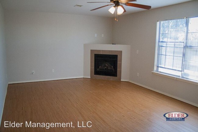 Foto del edificio - 2324 Hidden Lake St