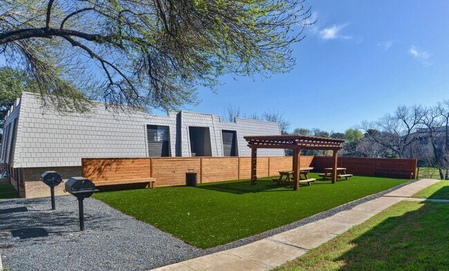 Foto del edificio - Jewel Apartment Homes