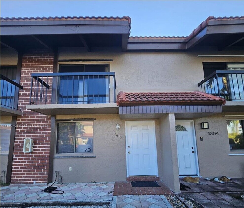 Foto principal - 1903 SW 107th Ave