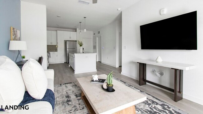 Foto del edificio - 12525 Tibbets Ln