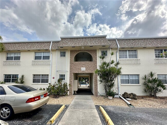 Building Photo - 4931 Vincennes Ct