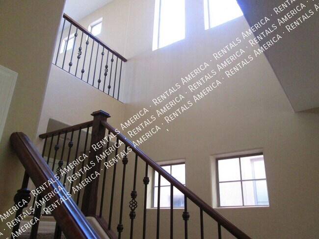 Foto del edificio - Gorgeous 3 Bed 2 Bath w/ Loft in S. Phoenix!