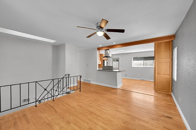 Building Photo - $2,795.00  - 4 Beds, 2 Baths, Single Famil...