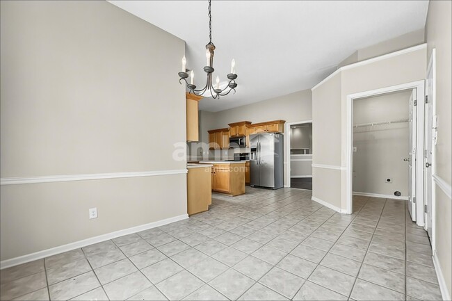 Building Photo - 9289 Oakengate Cv