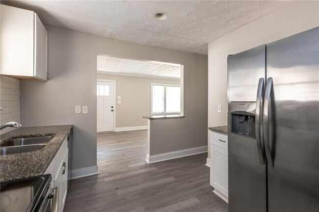 Foto del edificio - 2153 Burroughs Ave SE