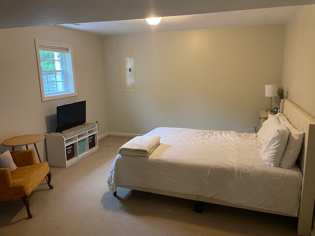 Bedroom - 1975 Little Meadow Rd