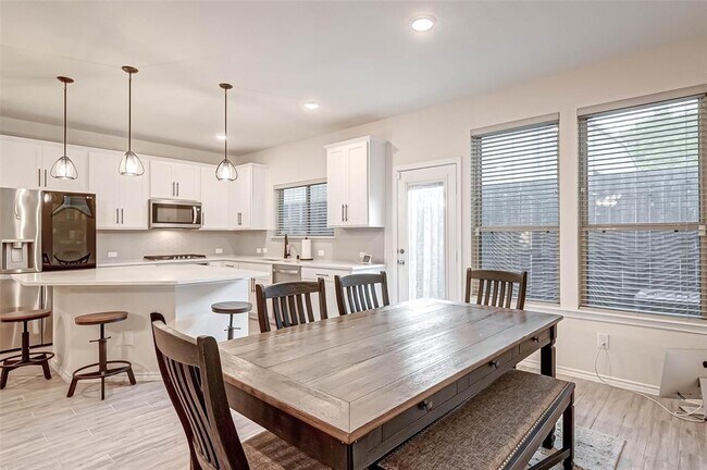 Foto del edificio - 3226 Longleaf Meadows Dr