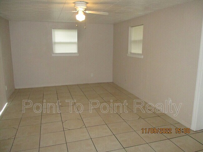 Building Photo - 3128 Dandridge Dr