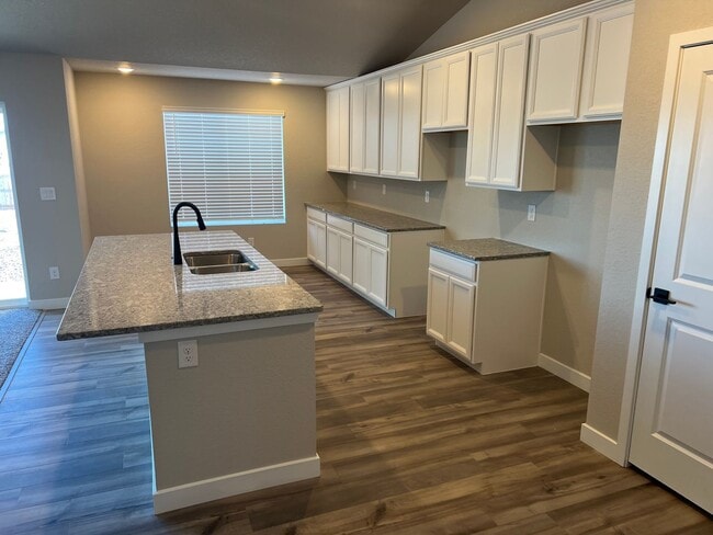 Building Photo - Beautiful New Home in Pueblo West