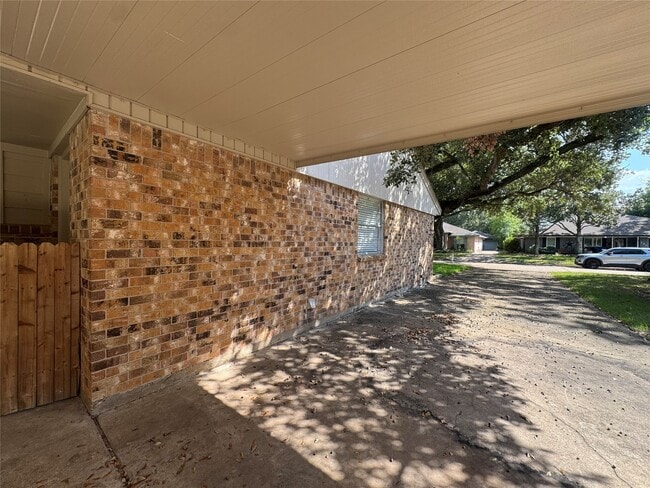 Building Photo - 122 Camellia St