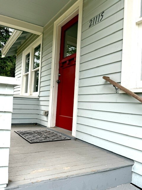 Foto del edificio - 21115 Viking Ave NW