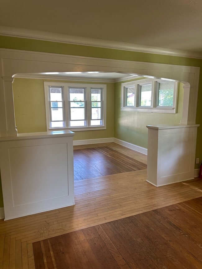 Fotografía del edificio - 703 Clara Ave