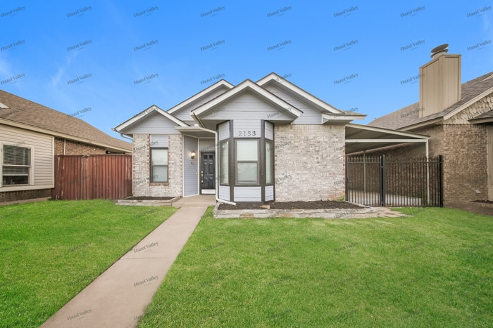 Photo - 2133 Lonnie Ln (Moore, OK)