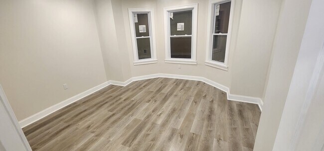 Foto del edificio - 5664 Blakemore St