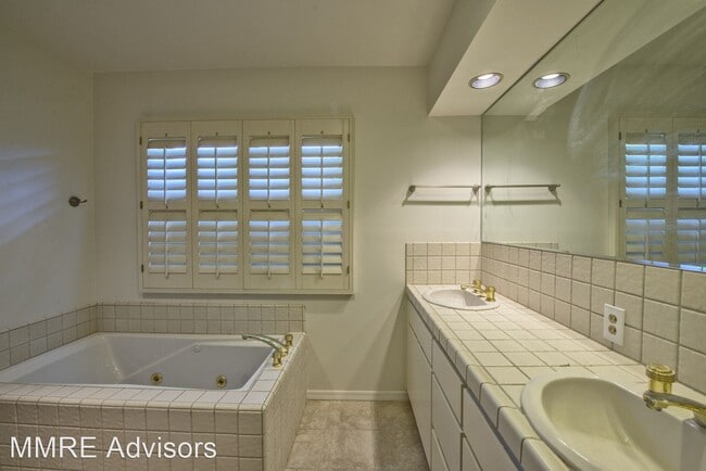 Building Photo - 4 br, 4.5 bath House - 6310 E Exeter Blvd