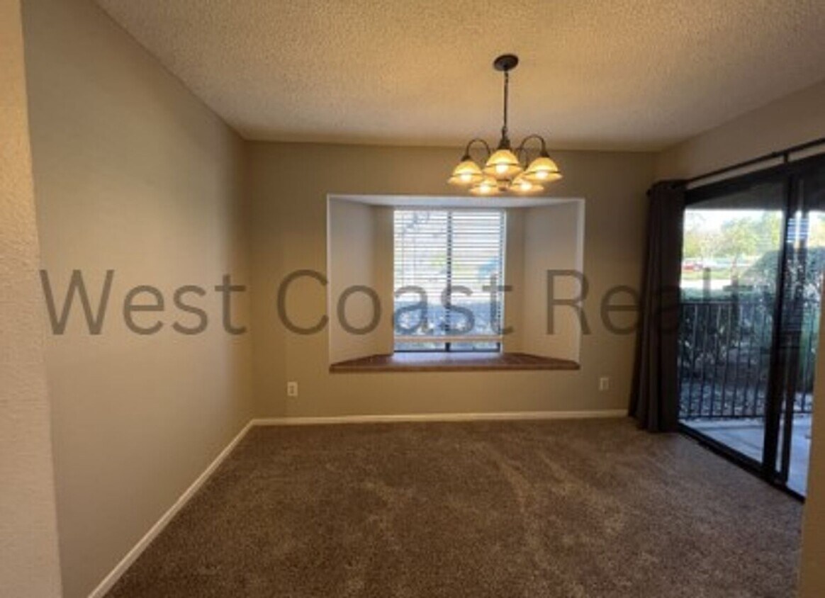 Foto principal - AVAILABLE NOW Highly desired Villa Hermosa...