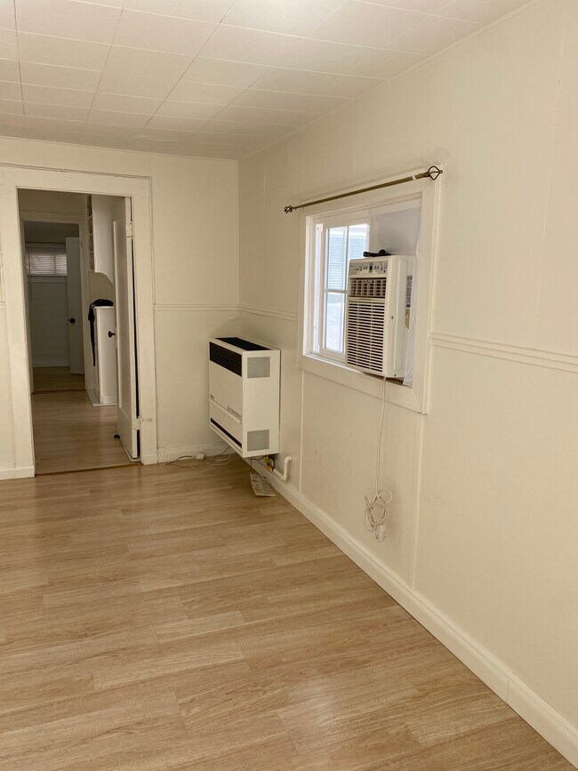 Building Photo - 3833 Vinton Ave