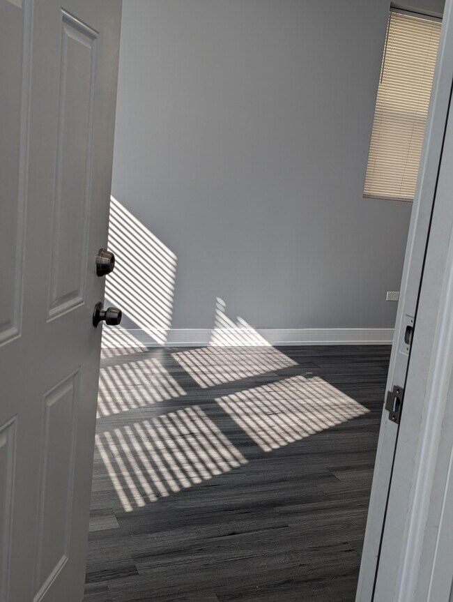 Foto del edificio - 3925 S Indiana Ave