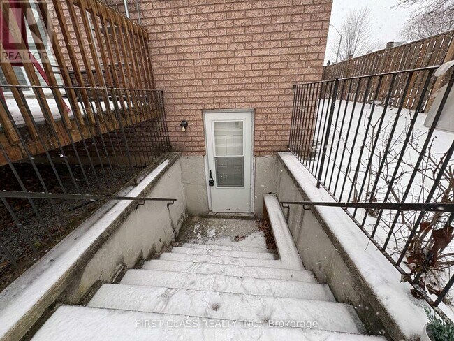 Building Photo - 62 Scarbell Dr