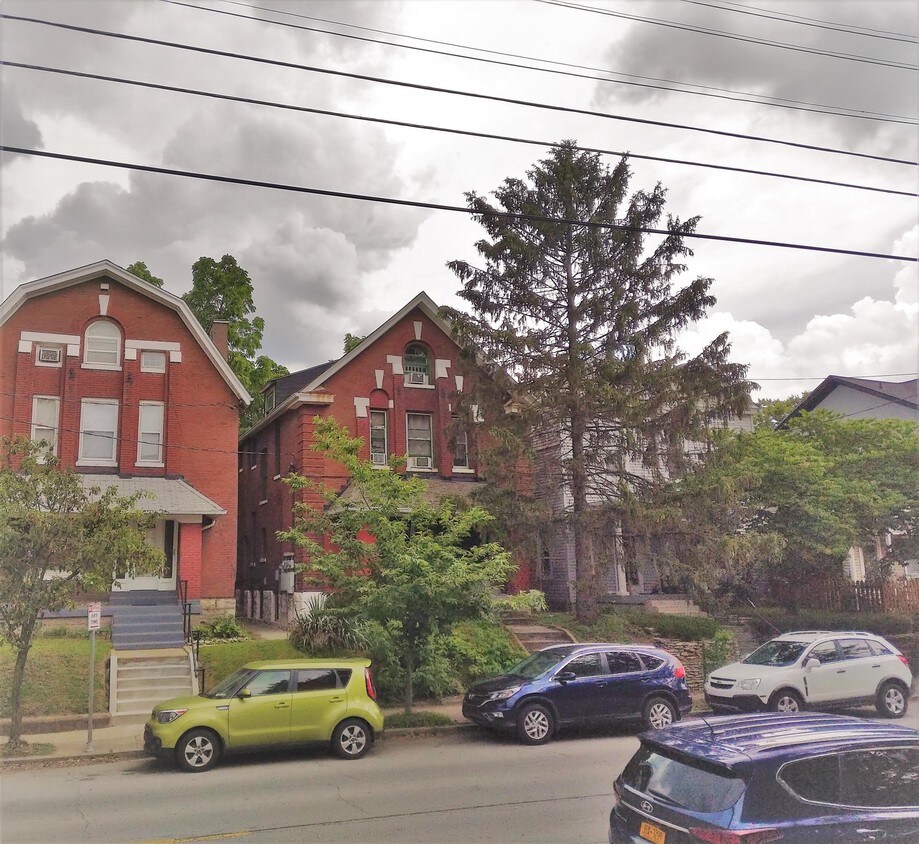 Foto principal - 1015 Baxter Ave