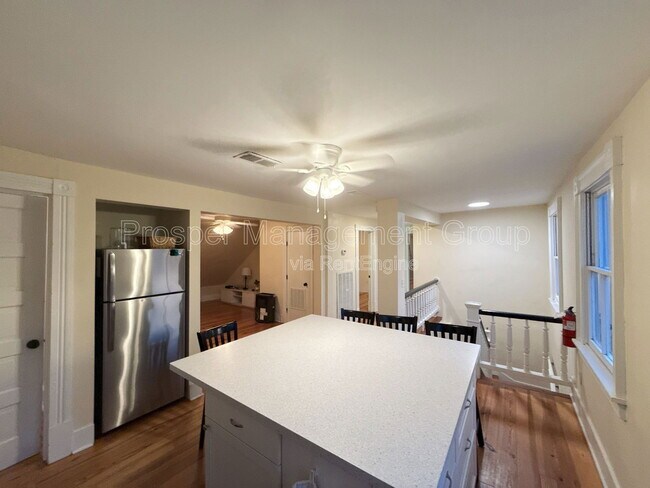 Foto del edificio - 47 Ashley Ave